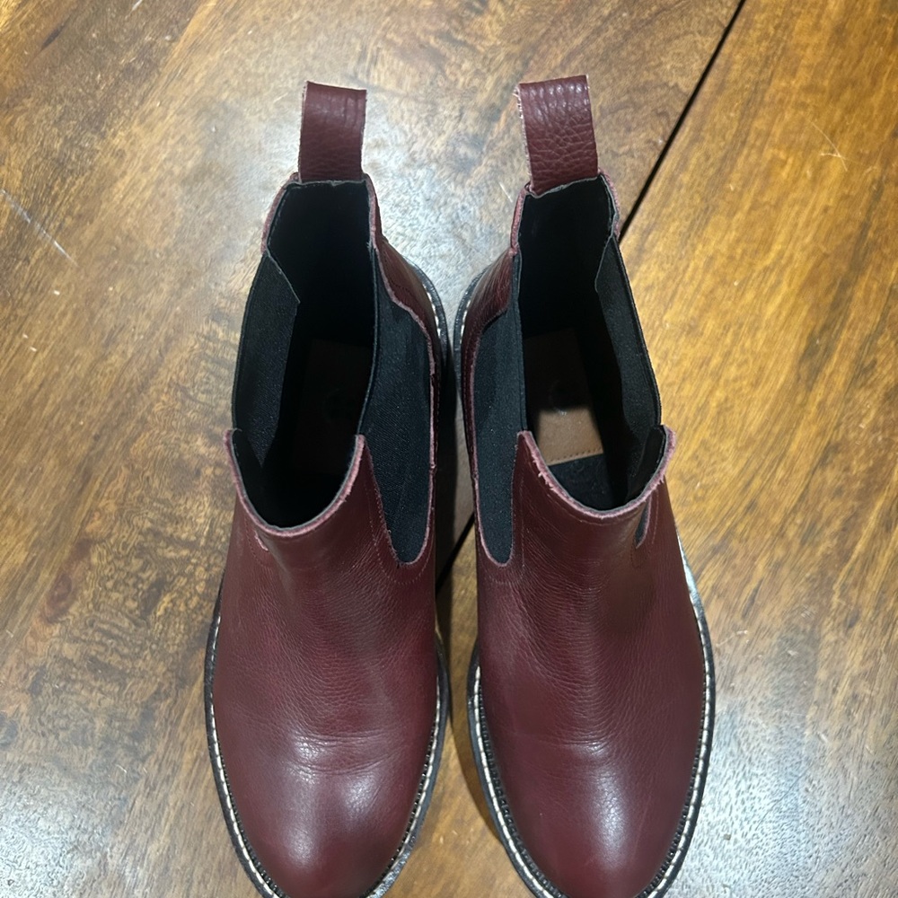 Calson Burgundy Leather Chelsea Boots - Picture 2 of 8